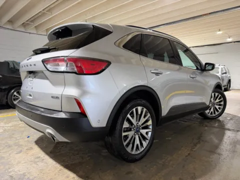 More photos of 2020 Ford Escape Titanium Hybrid at 101 Motors, NJ