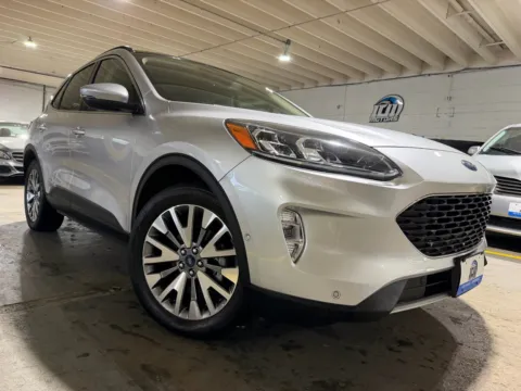More photos of 2020 Ford Escape Titanium Hybrid at 101 Motors, NJ