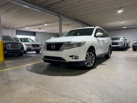 White 2014 Nissan Pathfinder SL for sale in Carlstadt, NJ