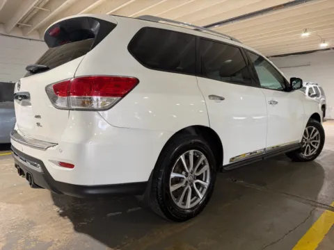 More photos of 2014 Nissan Pathfinder SL at 101 Motors, NJ