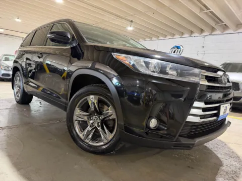 More photos of 2017 Toyota Highlander Limited Platinum at 101 Motors, NJ