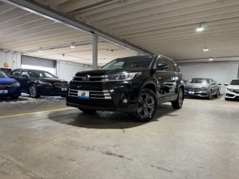 Black 2017 Toyota Highlander Limited Platinum for sale in Carlstadt, NJ