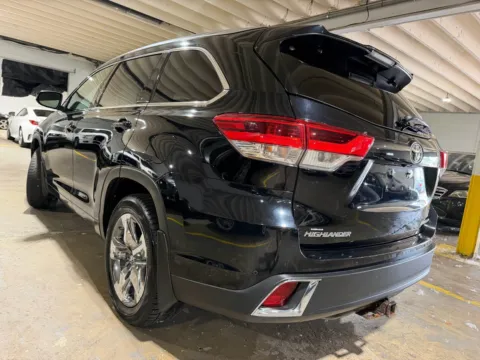 Another view of 2017 Toyota Highlander Limited Platinum for sale in Carlstadt, NJ at 101 Motors