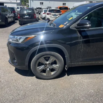 Photos of 2017 Toyota Highlander Limited Platinum for sale in Carlstadt, NJ at 101 Motors