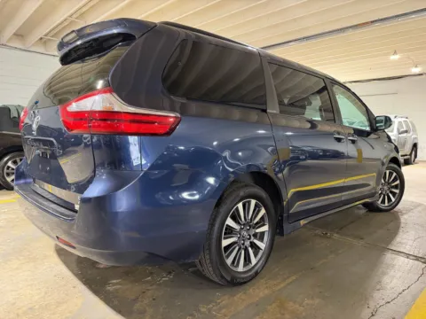 More photos of 2018 Toyota Sienna XLE Premium 7 Passenger at 101 Motors, NJ