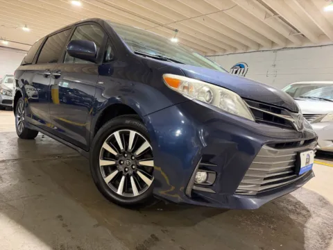 More photos of 2018 Toyota Sienna XLE Premium 7 Passenger at 101 Motors, NJ