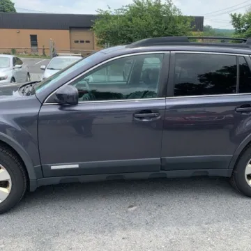 More photos of 2012 Subaru Outback 2.5i Limited at 101 Motors, NJ