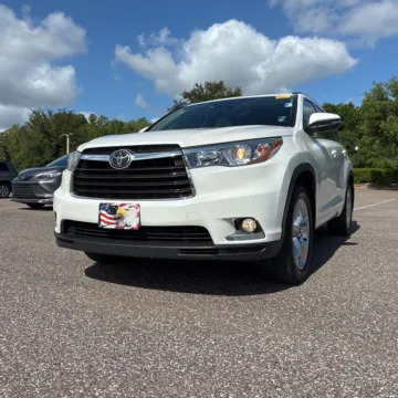 White 2015 Toyota Highlander Limited V6 for sale in Carlstadt, NJ