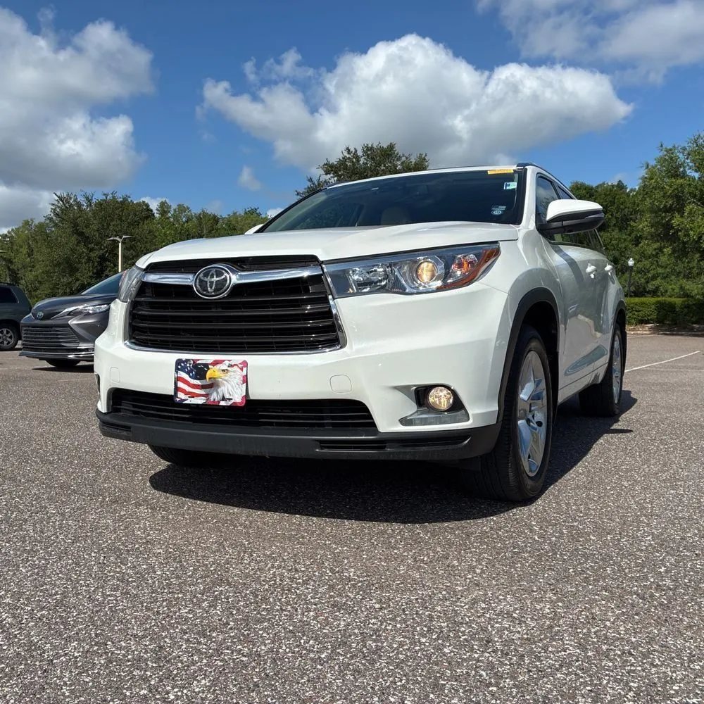White 2015 Toyota Highlander Limited V6 for sale in Carlstadt, NJ