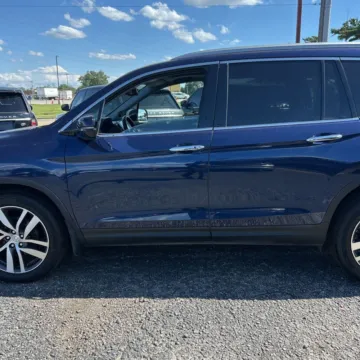 More photos of 2017 Honda Pilot Touring at 101 Motors, NJ