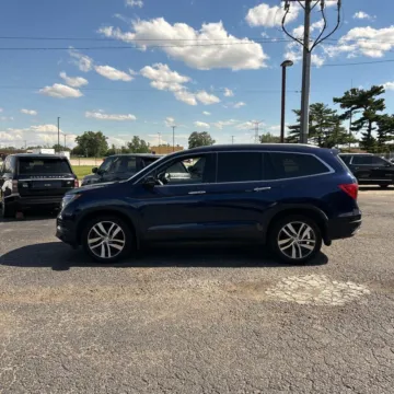 Another view of 2017 Honda Pilot Touring for sale in Carlstadt, NJ at 101 Motors
