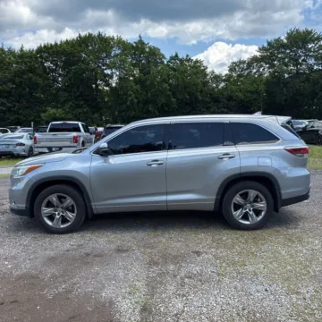 Another view of 2015 Toyota Highlander Limited V6 for sale in Carlstadt, NJ at 101 Motors