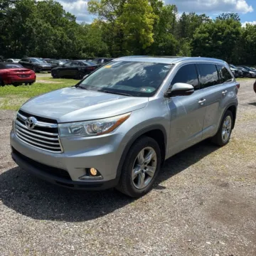 Silver 2015 Toyota Highlander Limited V6 for sale in Carlstadt, NJ