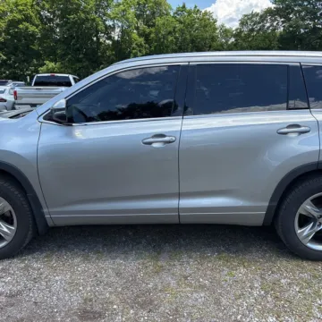 More photos of 2015 Toyota Highlander Limited V6 at 101 Motors, NJ