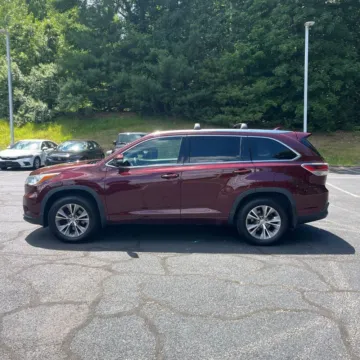 Photos of 2015 Toyota Highlander XLE V6 for sale in Carlstadt, NJ at 101 Motors