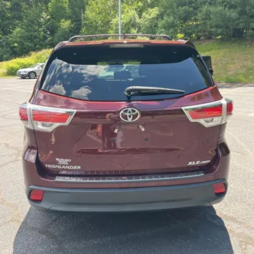 More photos of 2015 Toyota Highlander XLE V6 at 101 Motors, NJ