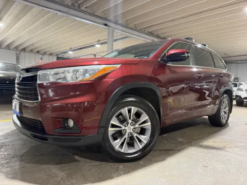 Photos of 2015 Toyota Highlander XLE V6 for sale in Carlstadt, NJ at 101 Motors