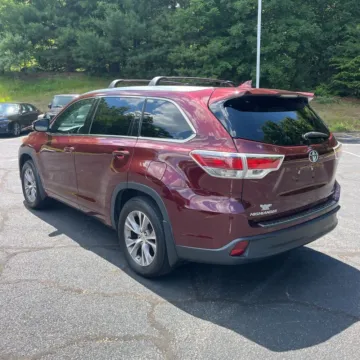Another view of 2015 Toyota Highlander XLE V6 for sale in Carlstadt, NJ at 101 Motors