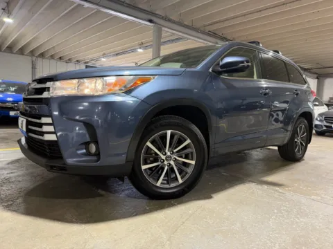 Photos of 2017 Toyota Highlander XLE for sale in Carlstadt, NJ at 101 Motors
