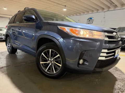 More photos of 2017 Toyota Highlander XLE at 101 Motors, NJ