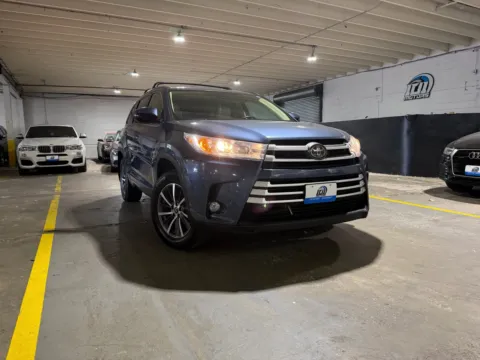 More photos of 2017 Toyota Highlander XLE at 101 Motors, NJ