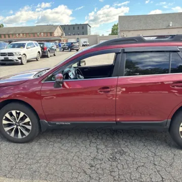 More photos of 2017 Subaru Outback 2.5i Limited at 101 Motors, NJ