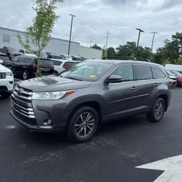Another view of 2018 Toyota Highlander XLE for sale in Carlstadt, NJ at 101 Motors