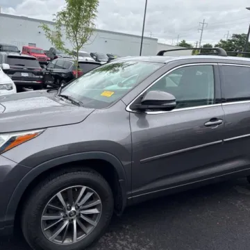 Photos of 2018 Toyota Highlander XLE for sale in Carlstadt, NJ at 101 Motors