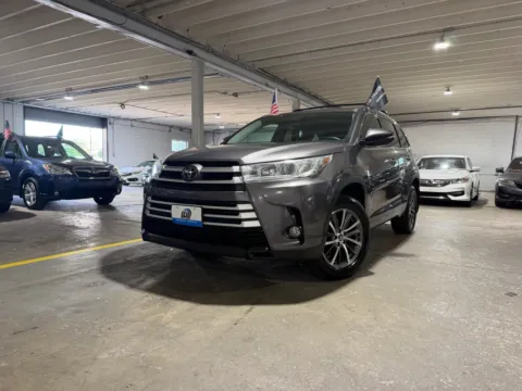 Gray 2018 Toyota Highlander XLE for sale in Carlstadt, NJ