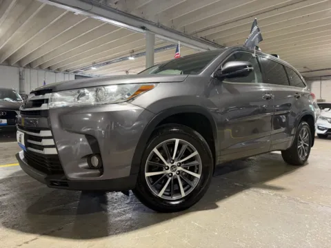 Photos of 2018 Toyota Highlander XLE for sale in Carlstadt, NJ at 101 Motors