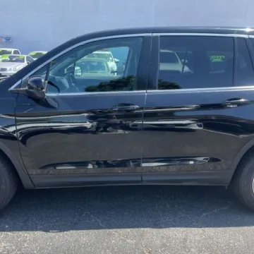 More photos of 2017 Honda Pilot EX-L at 101 Motors, NJ