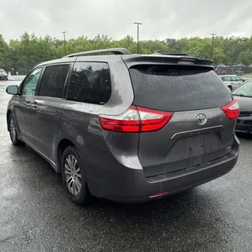 More photos of 2018 Toyota Sienna XLE 8 Passenger at 101 Motors, NJ