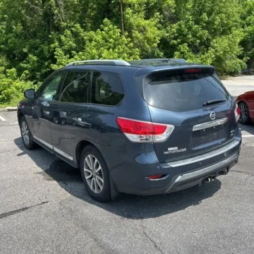 More photos of 2015 Nissan Pathfinder SL at 101 Motors, NJ