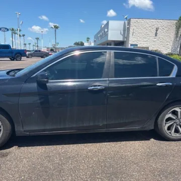 More photos of 2017 Honda Accord EX-L at 101 Motors, NJ