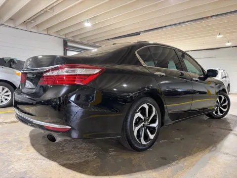 More photos of 2017 Honda Accord EX-L at 101 Motors, NJ