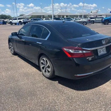 More photos of 2017 Honda Accord EX-L at 101 Motors, NJ