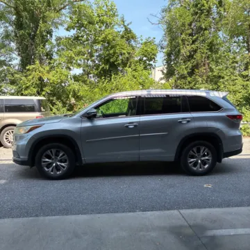 Another view of 2015 Toyota Highlander XLE V6 for sale in Carlstadt, NJ at 101 Motors