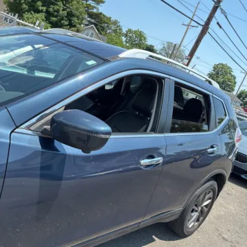 More photos of 2016 Nissan Rogue SL at 101 Motors, NJ
