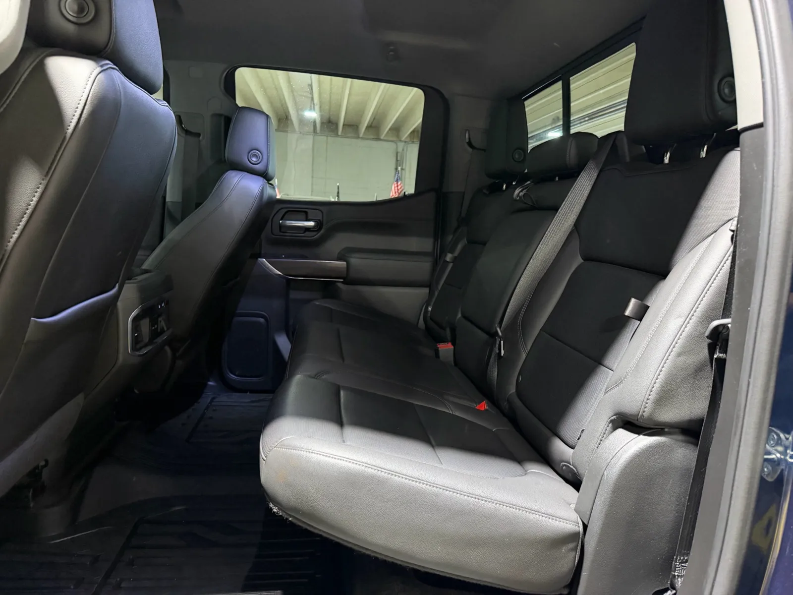 GMC Sierra photo 11