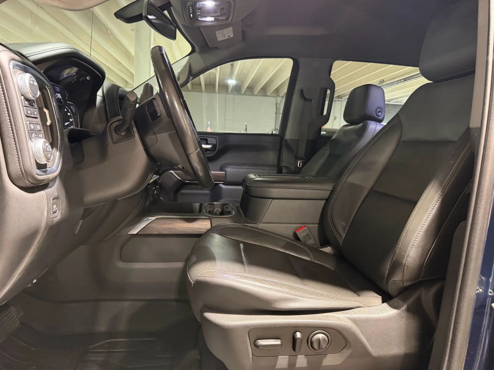 GMC Sierra photo 8