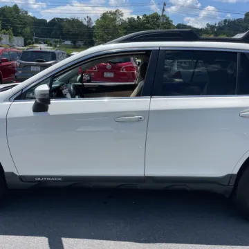 More photos of 2015 Subaru Outback 2.5i Limited at 101 Motors, NJ