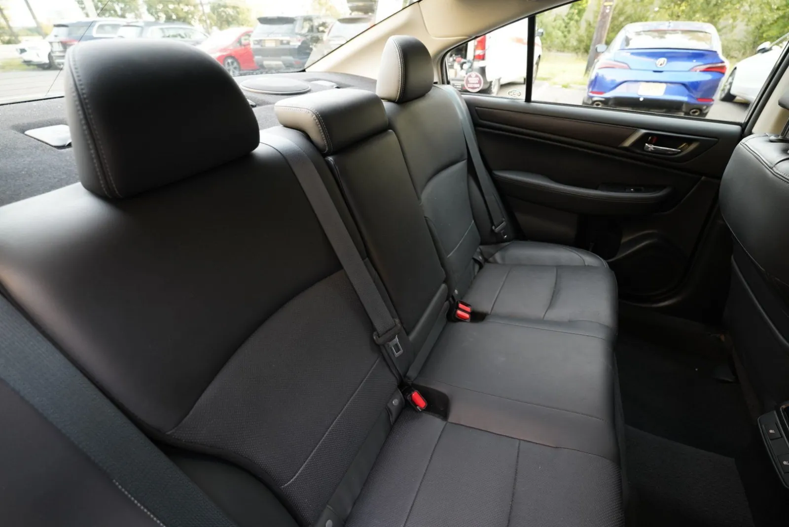 Subaru Legacy photo 35