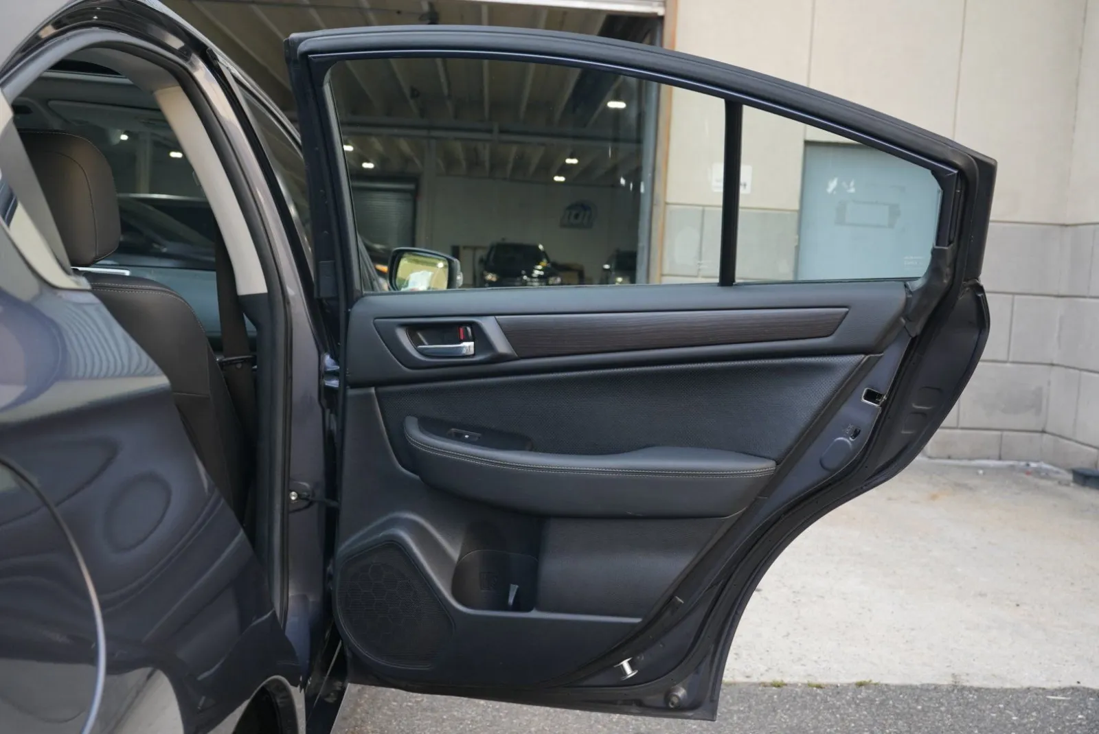 Subaru Legacy photo 31