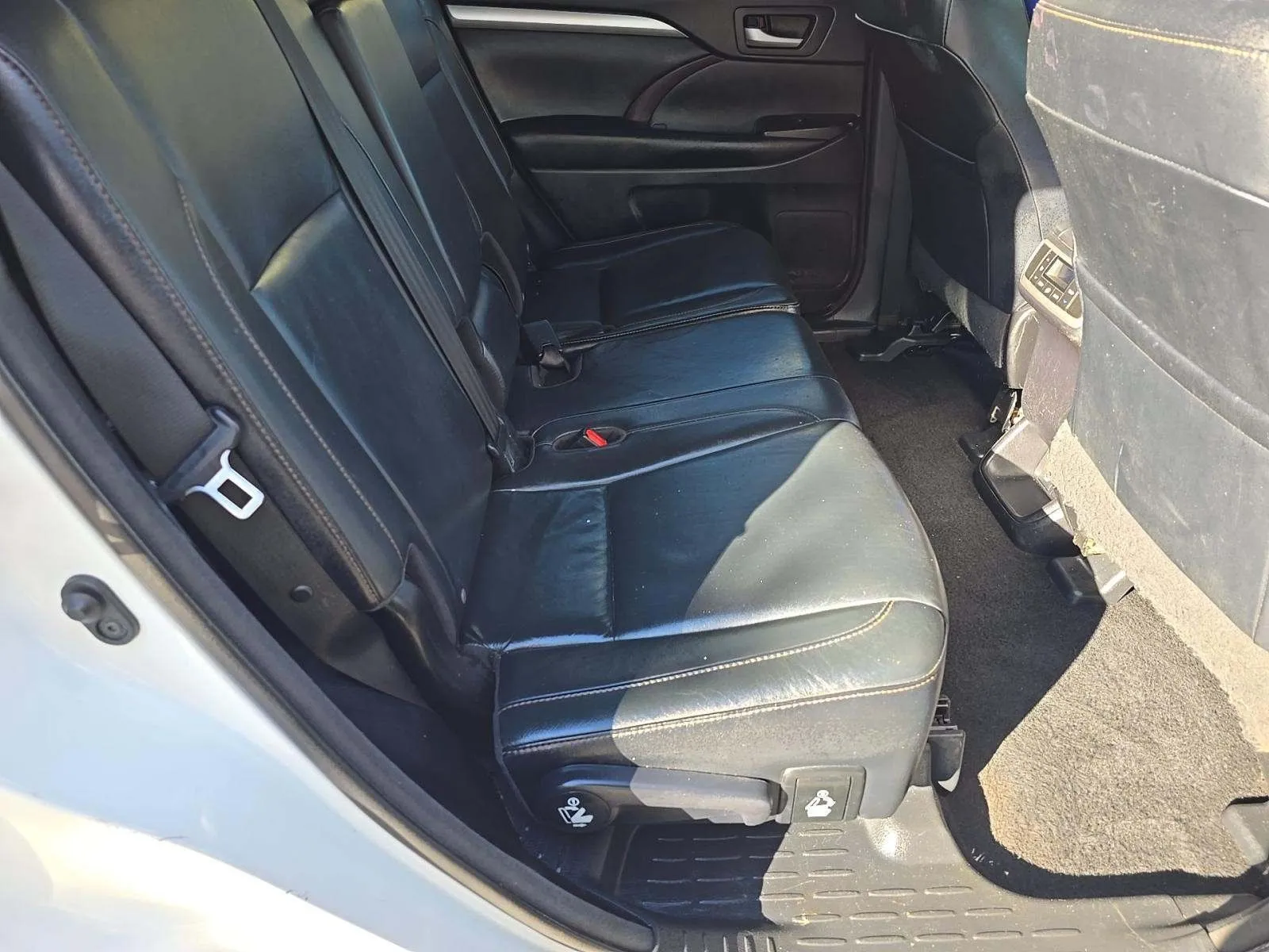 Toyota Highlander photo 12