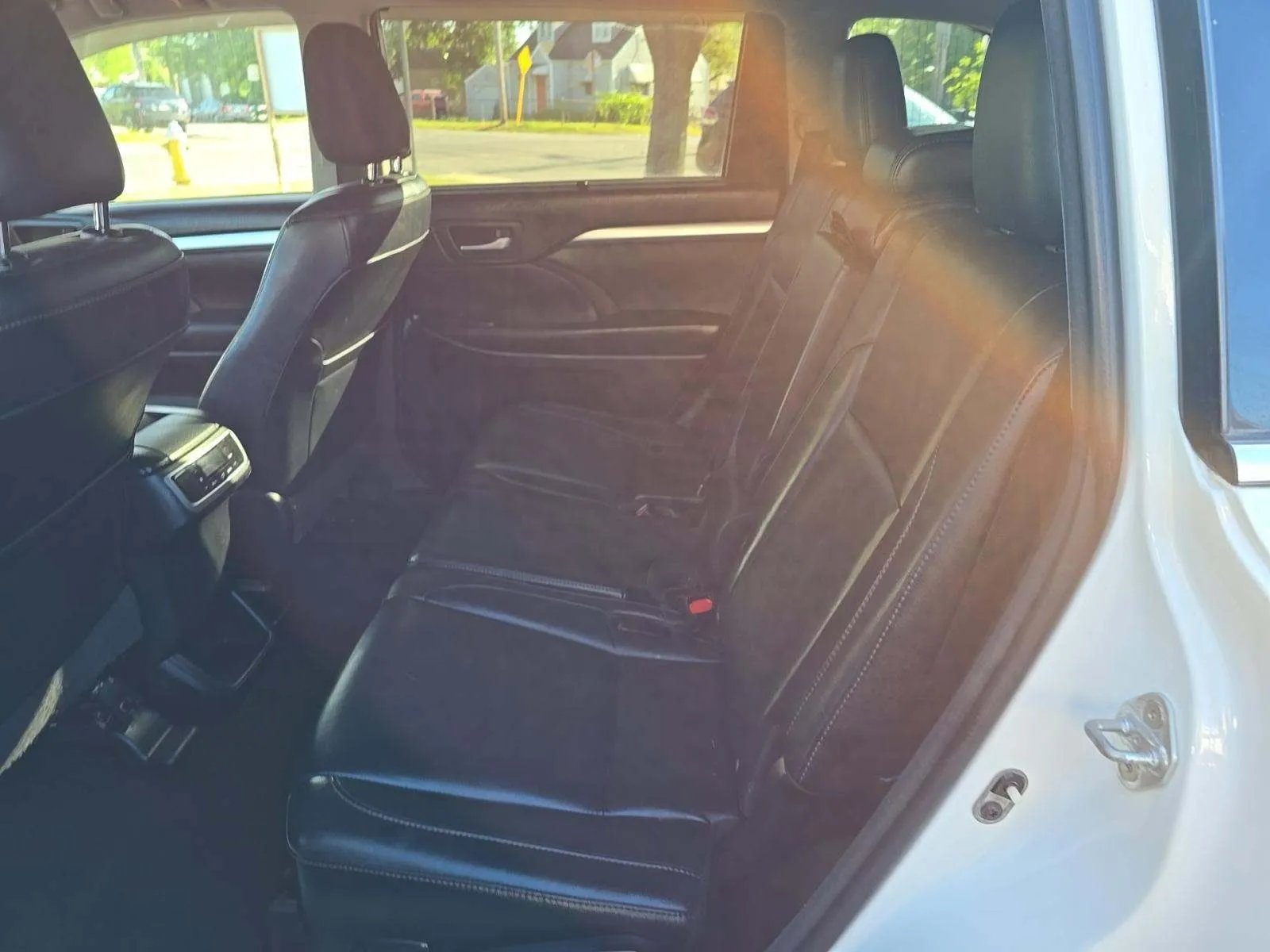 Toyota Highlander photo 10