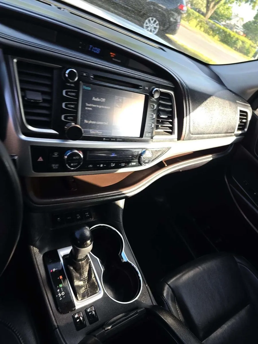 Toyota Highlander photo 7