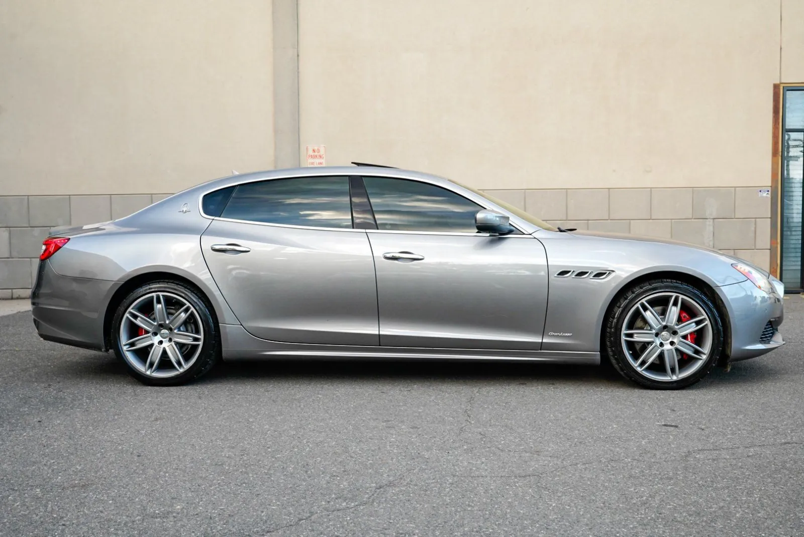 Maserati Quattroporte photo 4
