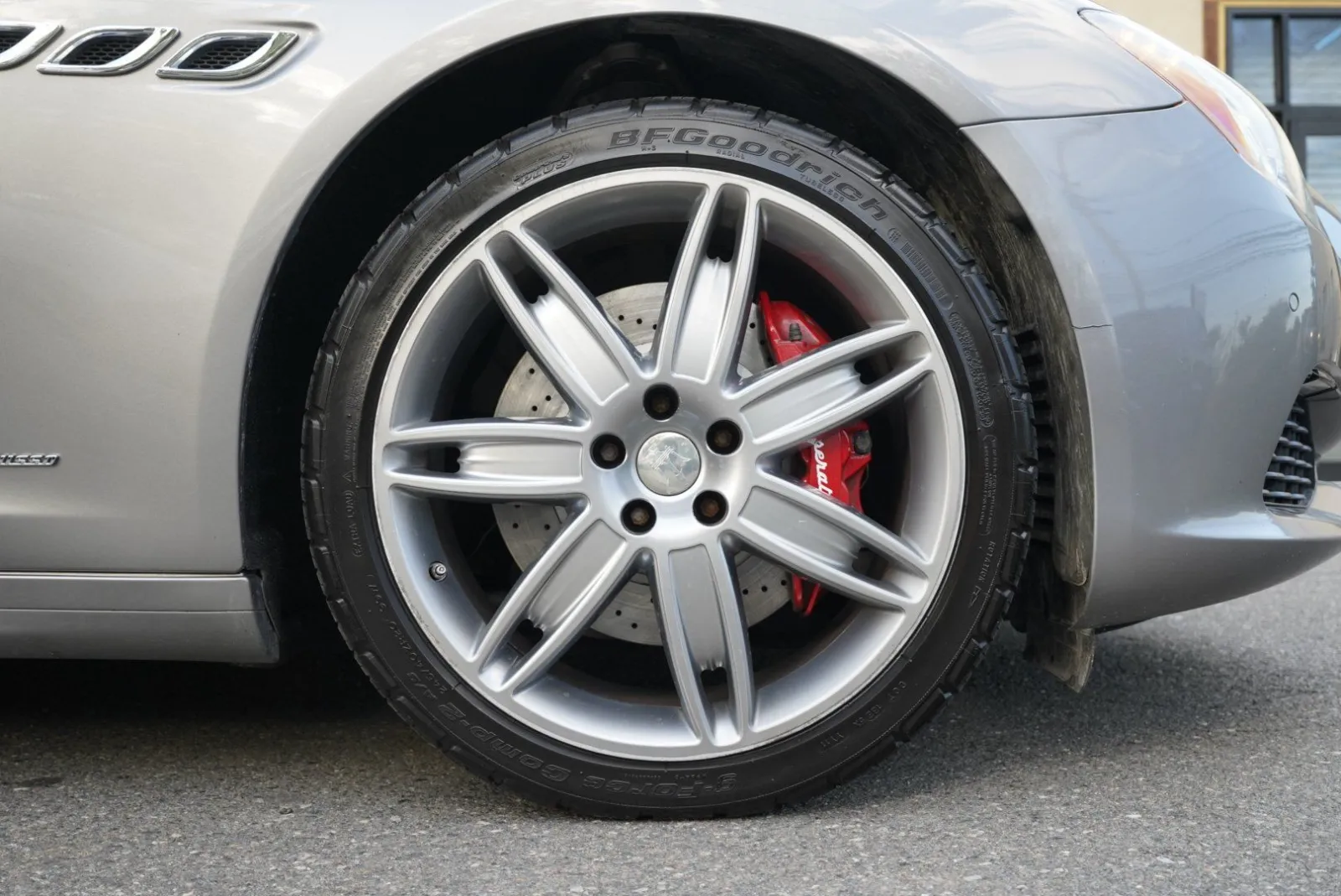 Maserati Quattroporte photo 20