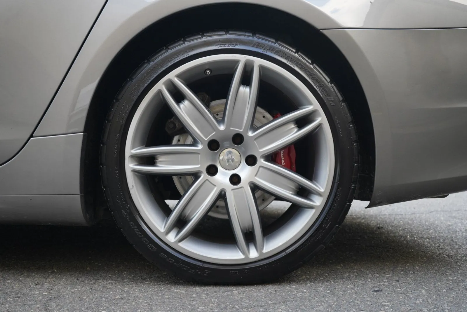 Maserati Quattroporte photo 18