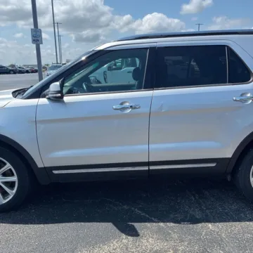 More photos of 2016 Ford Explorer Limited at 101 Motors, NJ